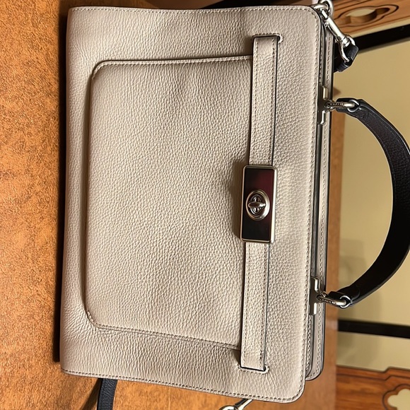 Brand New coach purse - Picture 3 of 6